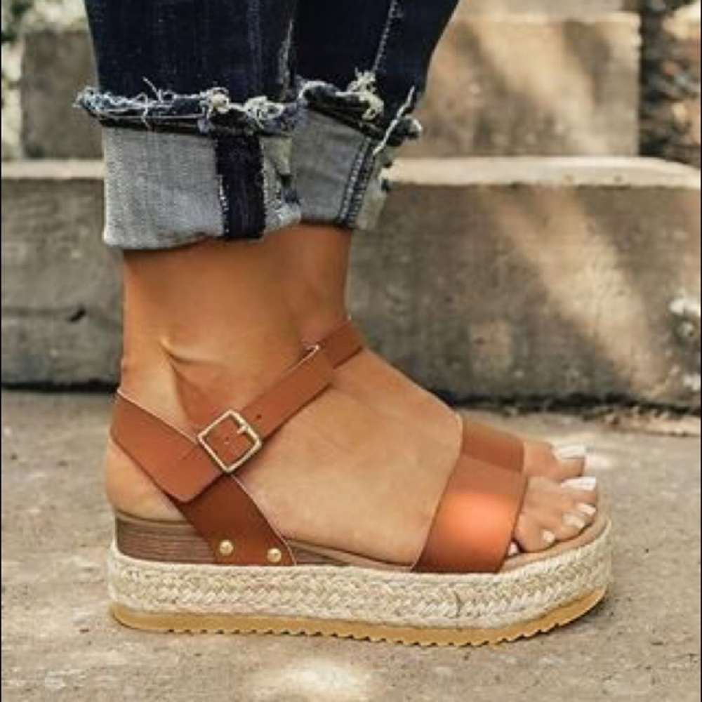 ✨Tan Platform Sandals